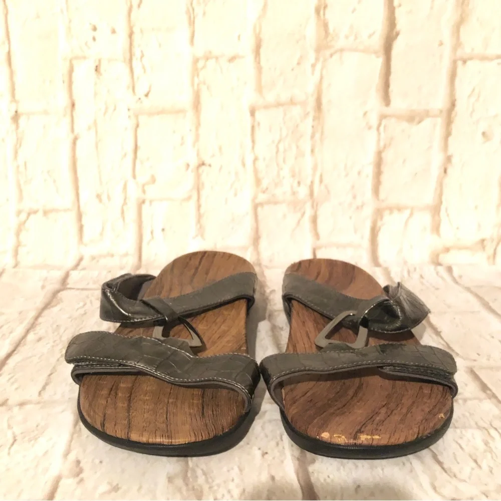 Othaheel Womens Flat Flip Flop Sandals Sz 11